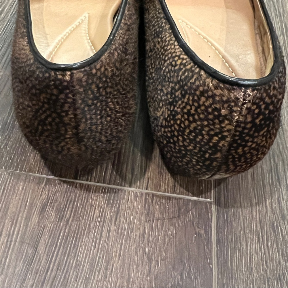 Clarks Real Fur Women’s Size 9M Dyed Cow Shoes Flats Black Brown Bow - Picture 9 of 11